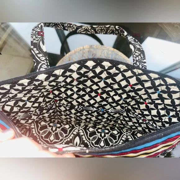 🌹🌻Vera Bradley🌻🌹- Retired Pattern-Barcelona- Small Purse/Bag - Picture 13 of 14